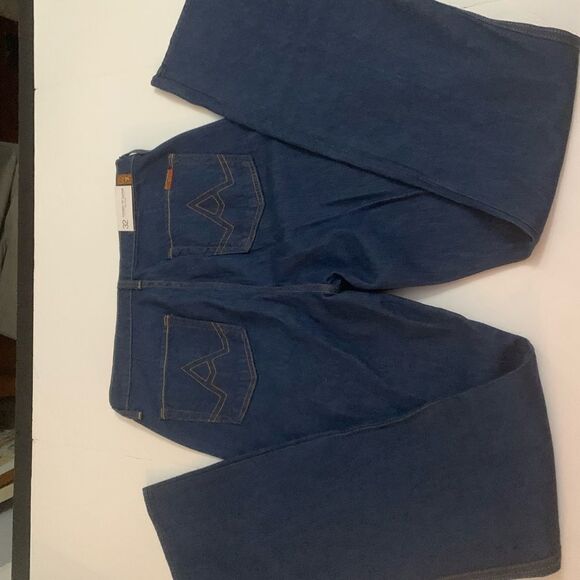 7FAM NWT Flare Leg Jeans - Picture 7 of 9